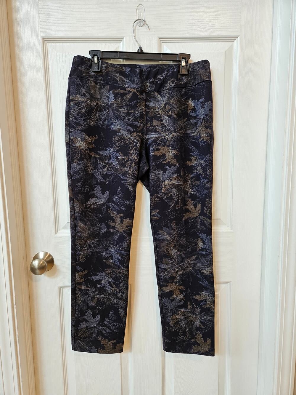 Soft Surroundings Petite Large Floral Pull On Knit Pants Straight Leg Stretch